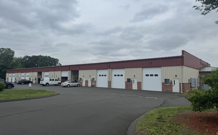 Pictures of Industrial property located at 200 Old County Circle, Unit 303, Windsor Locks, CT 06096 for lease - image #1
