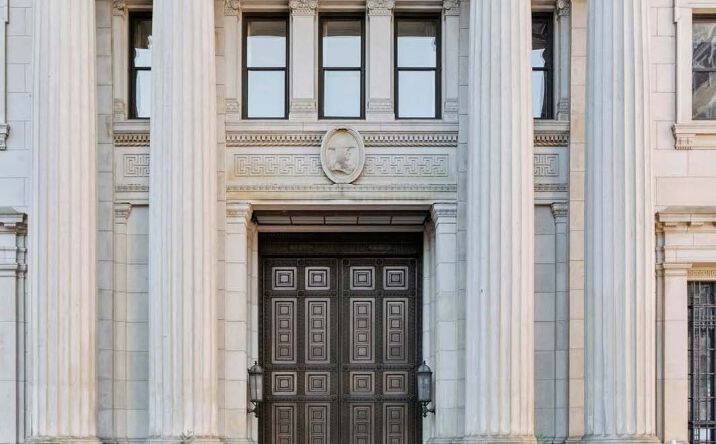Pictures of Retail, Office property located at 530 Walnut St, Philadelphia, PA 19106 for lease - image #1