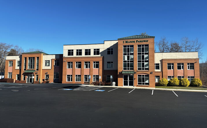 Pictures of Office property located at 2 Manor Pkwy, Salem, NH 03079 for lease - image #1