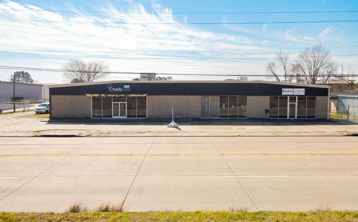 Pictures of Industrial property located at 8230 S Choctaw Dr, Baton Rouge, LA 70815 for lease - image #1