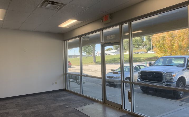 Pictures of Retail property located at 1839 NW Vivion Rd, Riverside, MO 64150 for lease - image #1