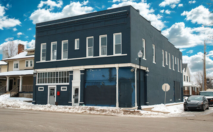 Pictures of Retail property located at 2701 N College Ave, Indianapolis, IN 46205 for lease - image #1