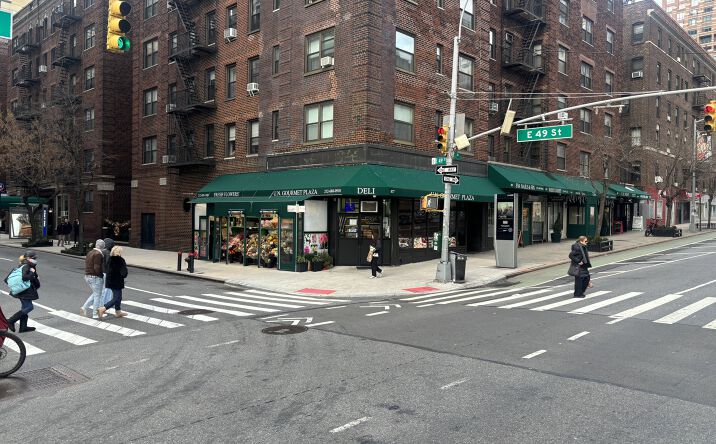 Pictures of Retail property located at 877 1st Ave, New York, NY 10022 for lease - image #1