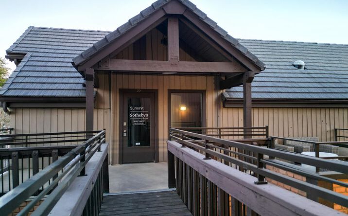 Pictures of Office property located at 2 W St George Blvd, St. George, UT 84770 for lease - image #1