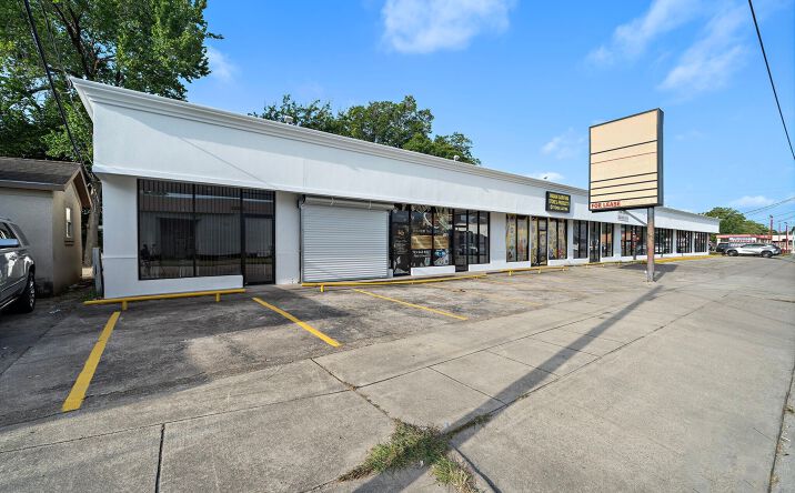 Pictures of Retail, Office, Special Purpose property located at 6930 Lyons Ave, Houston, TX 77020 for lease - image #1