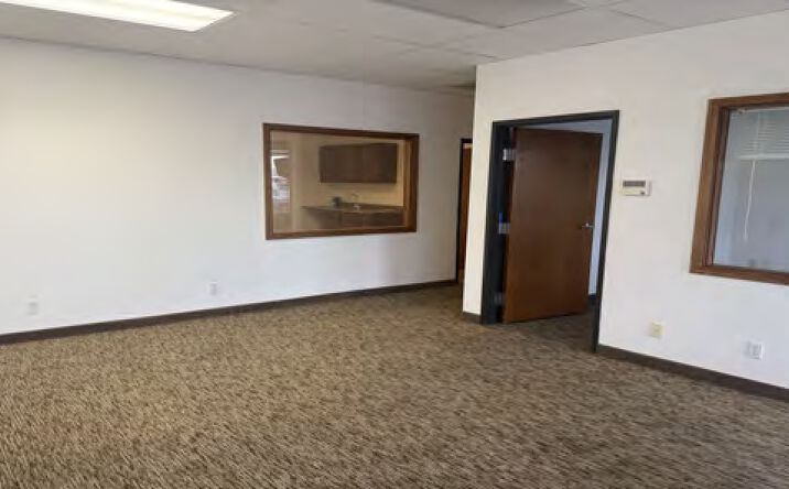 Pictures of Retail, Office property located at 7513 W Kennewick Ave, Ste D, Kennewick, WA 99336 for lease - image #1