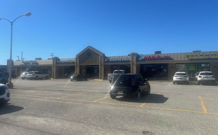 Pictures of Retail property located at 4135 South Broadway Avenue, Tyler, TX 75701 for lease - image #1