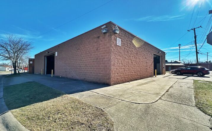 Pictures of Office, Industrial property located at 9529 Pippin Rd, Cincinnati, OH 45231 for lease - image #1