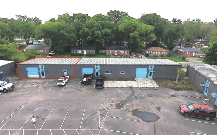 Pictures of Retail, Industrial property located at 3973 Ashley Phosphate Road # 400, North Charleston, SC 29418 for lease - image #1