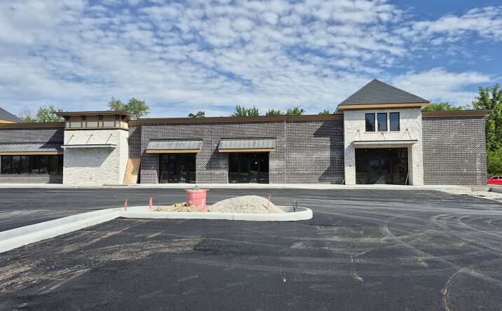 Pictures of Restaurant, Retail property located at 1415 OH-28, Loveland, OH 45140 for lease - image #1