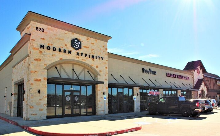 Pictures of Retail, Restaurant property located at 828 FM 646 Rd, San Leon, TX 77539 for lease - image #1