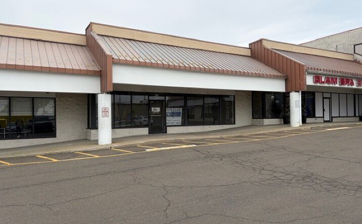 Pictures of Retail property located at 200 Boston Post Road Unit 3, Orange, CT 06477 for lease - image #1