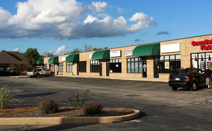 Pictures of Retail property located at 1520 W Algonquin Road, Palatine, IL 60067 for lease - image #1