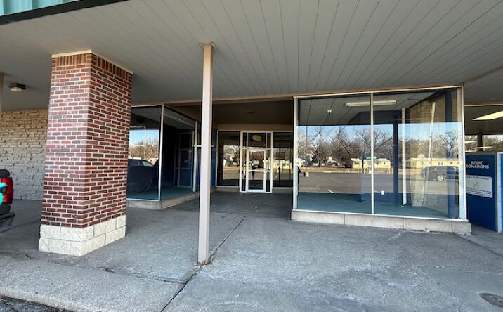 Pictures of Retail property located at 920 S Oliver Ave, Wichita, KS 67218 for lease - image #1