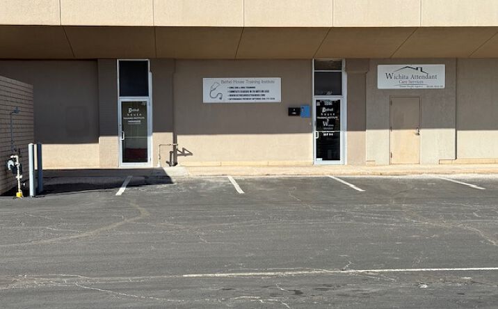 Pictures of Office property located at 1005 S Glendale, Wichita, KS 67218 for lease - image #1