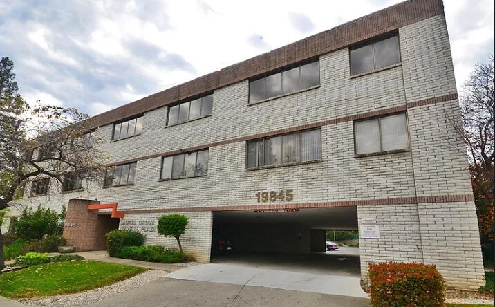 Pictures of Office property located at 19845 Lake Chabot Rd, Castro Valley, CA 94546 for lease - image #1