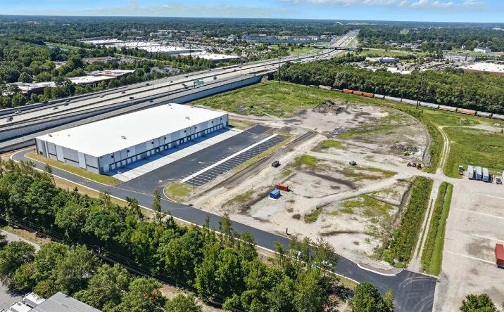 Pictures of Industrial property located at 521 Woodlake Cir, Chesapeake, VA 23320 for lease - image #1