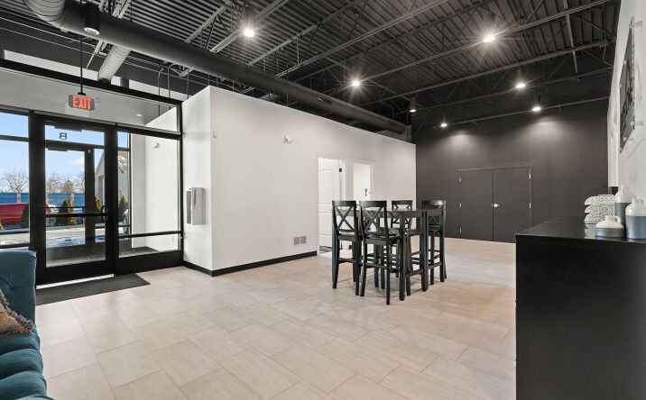 Pictures of Office, Retail property located at 1120 W U.S. 30, Schererville, IN 46375 for lease - image #1