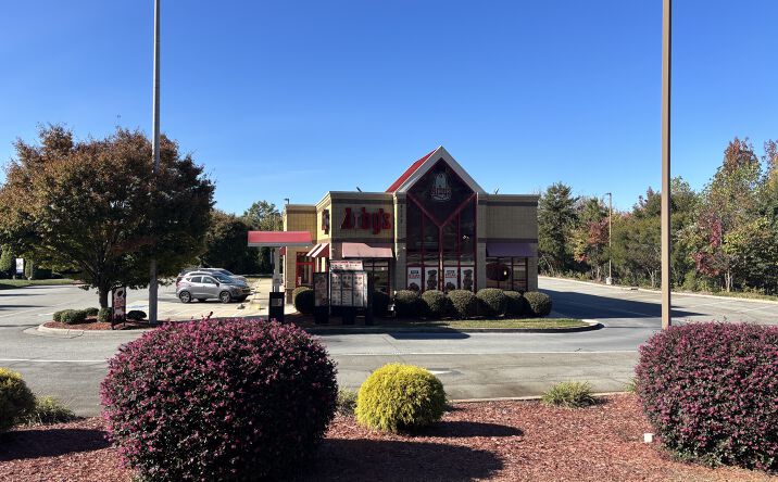 Pictures of Retail property located at 4053 River Pointe Pl, High Point, NC 27265 for lease - image #1