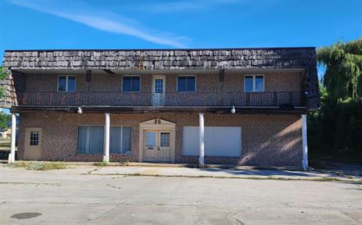 Pictures of Retail, Office property located at 804 N Euclid Ave, Bay City, MI 48706 for lease - image #1