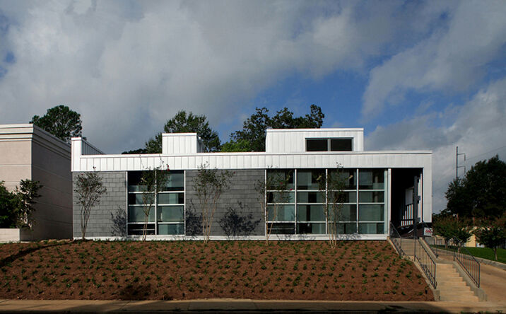 Pictures of Office property located at 2915 N State St, Jackson, MS 39216 for lease - image #1