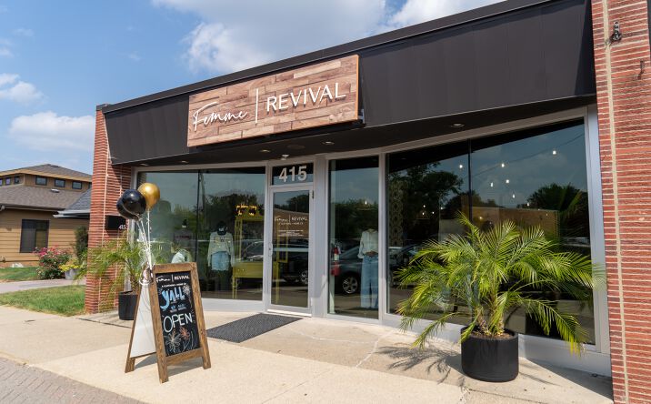 Pictures of Retail, Office property located at 415 5th St, West Des Moines, IA 50265 for lease - image #1
