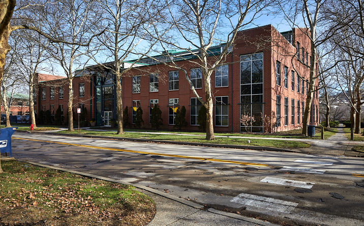 Pictures of Office property located at 800 Waterfront Dr, Pittsburgh, PA 15222 for lease - image #1
