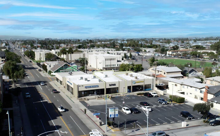 Pictures of Retail property located at 713 Termino Ave, Long Beach, CA 90804 for lease - image #1