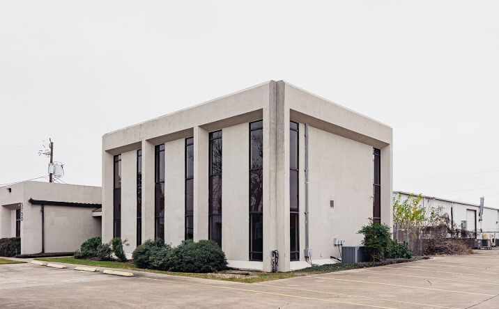 Pictures of Retail, Office, Special Purpose property located at 5730 Centralcrest St, Houston, TX 77092 for lease - image #1