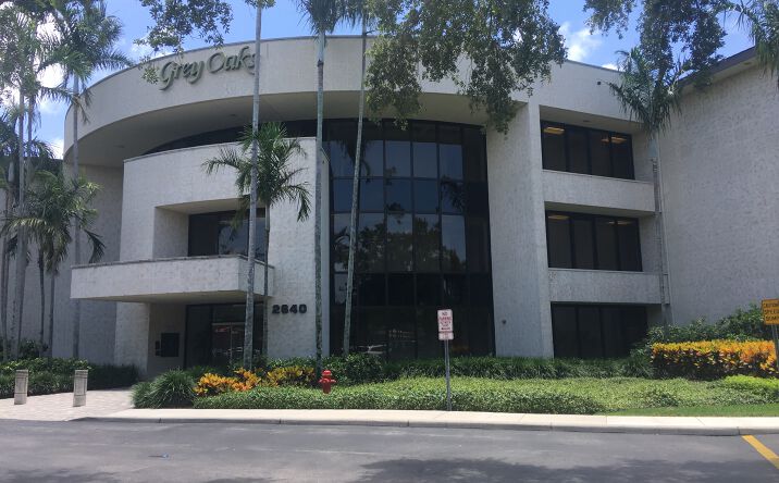 Pictures of Office property located at 2640 Golden Gate Pkwy, Naples, FL 34105 for lease - image #1