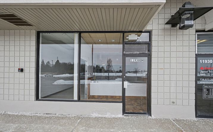 Pictures of Restaurant property located at 11930 Whitmore Lake Rd, Whitmore Lake, MI 48189 for lease - image #1
