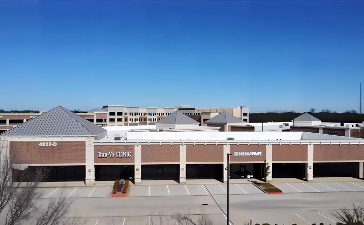 Pictures of Retail, Office property located at 4899 Hwy 6, Missouri City, TX 77459 for lease - image #1