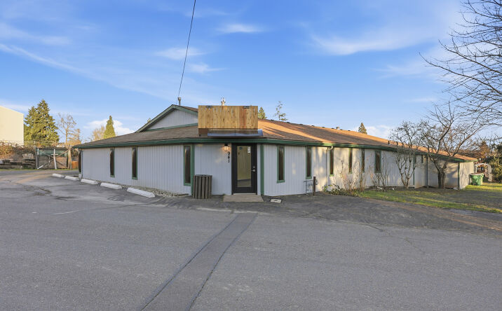 Pictures of Industrial property located at 941 SW Alder St, Dundee, OR 97115 for lease - image #1