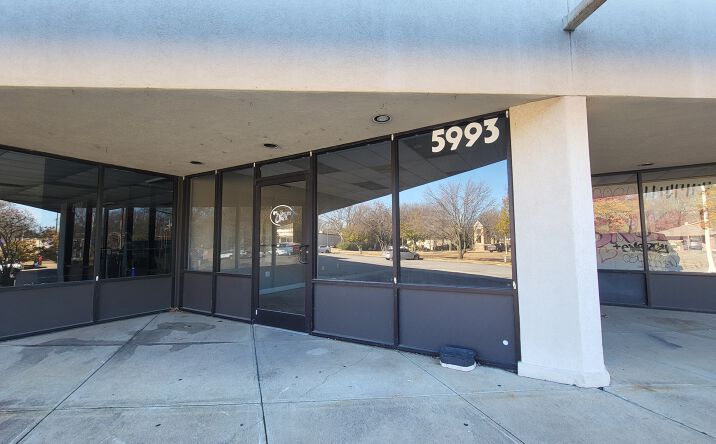 Pictures of Retail property located at 5993 Bartlett Center Dr, Bartlett, TN 38134 for lease - image #1