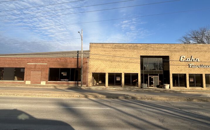 Pictures of Retail, Industrial property located at 400 N Martin Luther King Jr Dr, Decatur, IL 62523 for lease - image #1