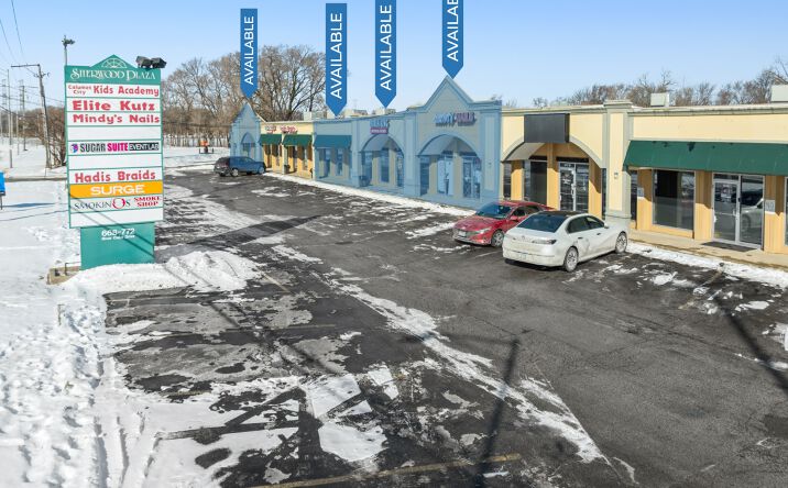 Pictures of Retail property located at 668 River Oaks Dr, Calumet City, IL 60409 for lease - image #1