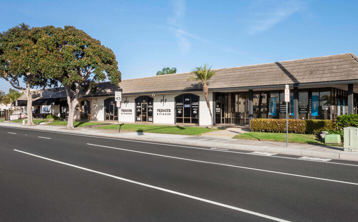 Pictures of Retail, Office, Industrial property located at 3950 Campus Dr, 2000-2040 Quail Street, 3900-3940 Birch Street, Newport Beach, CA 92660 for lease - image #1