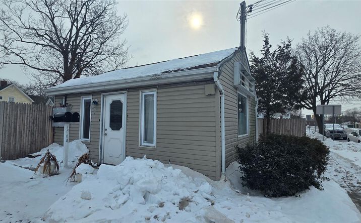 Pictures of Office, Retail property located at 72 5th Avenue, Islip, NY 11706 for lease - image #1