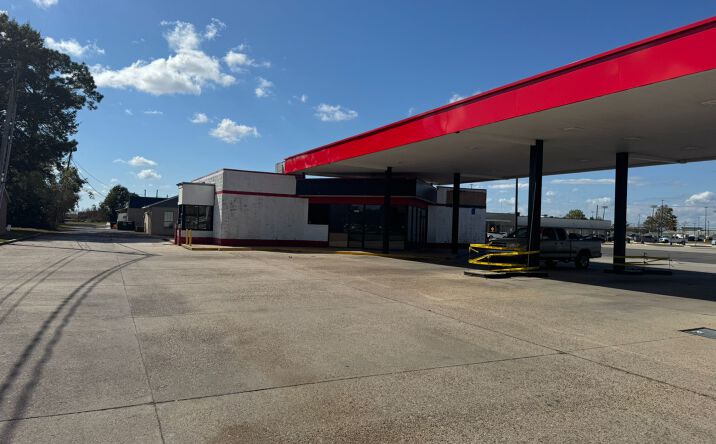 Pictures of Retail property located at 4886 LA-1, Raceland, LA 70394 for lease - image #1