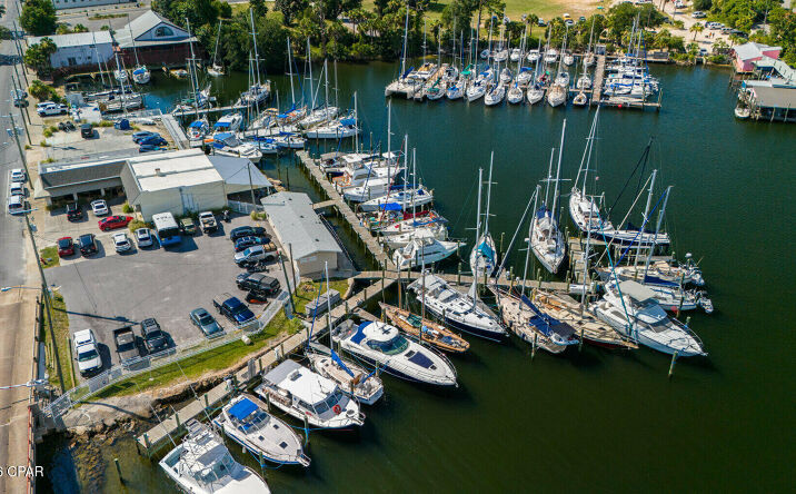 Pictures of Office property located at 235 E Beach Drive 235, Panama City, FL 32401 for lease - image #1