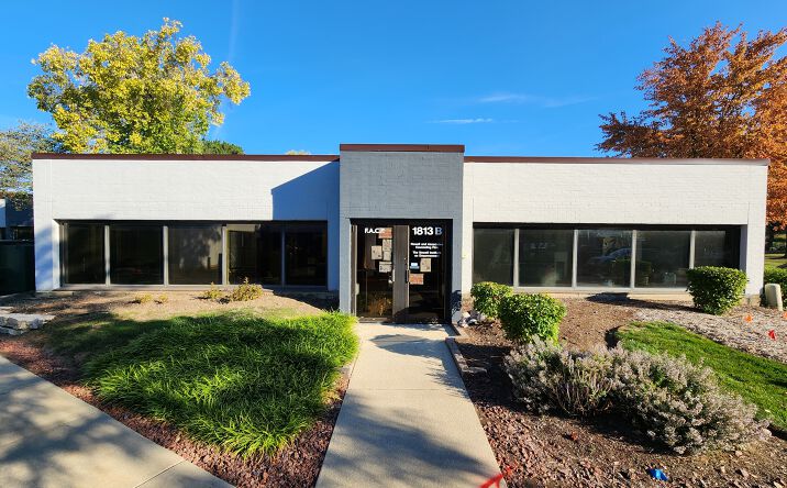 Pictures of Office property located at 1801 N Mill St, Naperville, IL 60563 for lease - image #1
