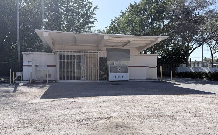 Pictures of Retail property located at 8260 NW 27th Pl, Sunrise, FL 33322 for lease - image #1