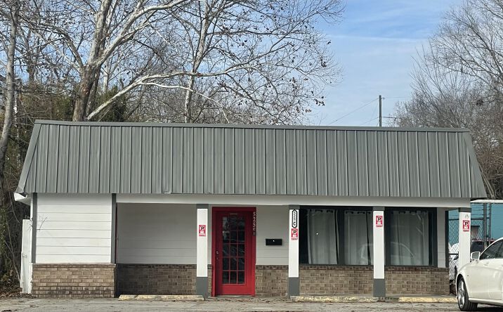 Pictures of Special Purpose, Office, Retail property located at 525 US-80, Savannah, GA 31408 for lease - image #1