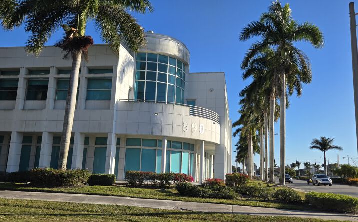 Pictures of Office property located at 990 9th St N, Naples, FL 34102 for lease - image #1