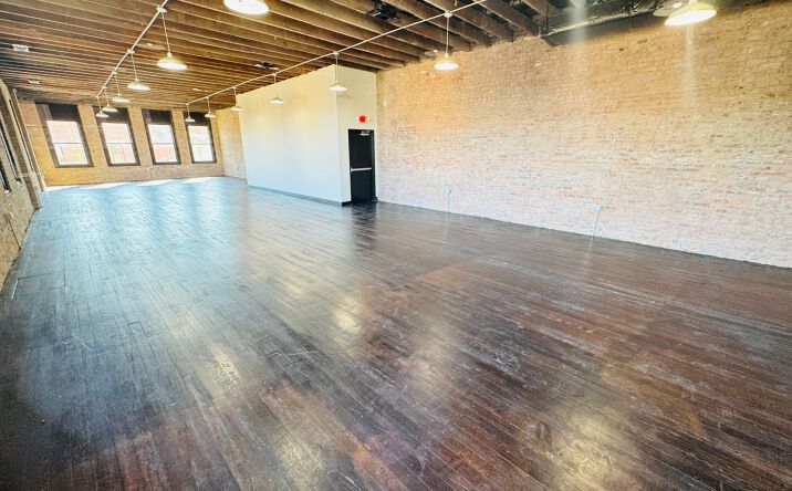 Pictures of Retail, Office, Special Purpose property located at 117 A E Main St, Lebanon, TN 37087 for lease - image #1