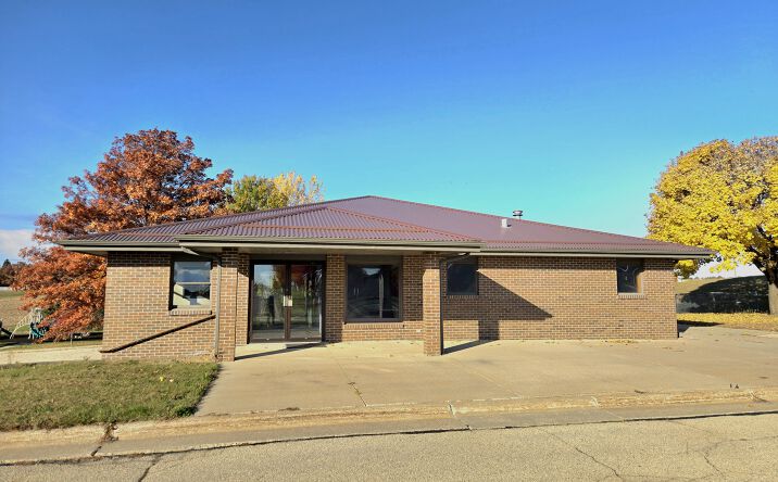 Pictures of Retail, Office, Restaurant property located at 110 Bierman Rd, Epworth, IA 52045 for lease - image #1