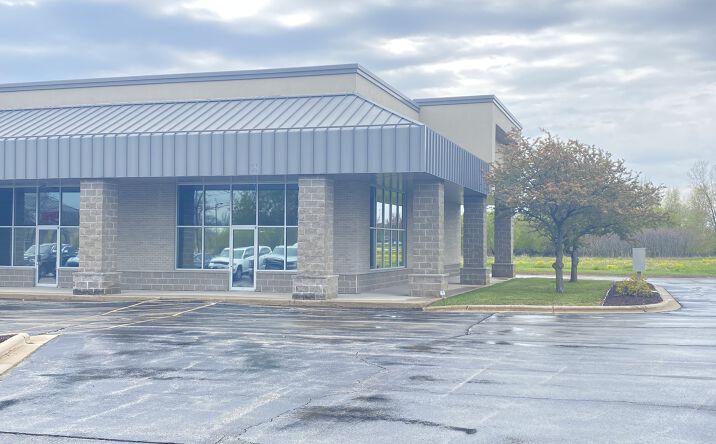 Pictures of Retail, Office, Industrial property located at 3377 Packerland Dr, De Pere, WI 54115 for lease - image #1
