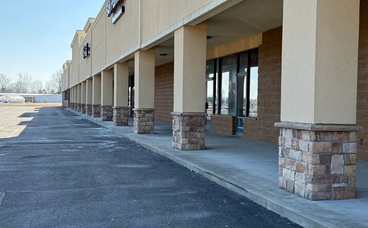 Pictures of Retail property located at 1109 Market St, Charlestown, IN 47111 for lease - image #1