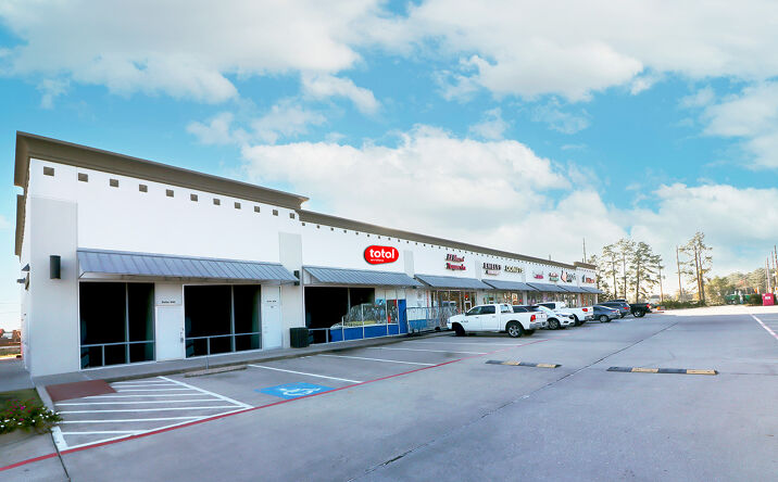 Pictures of Retail property located at 22424 Imperial Valley Dr, Houston, TX 77073 for lease - image #1