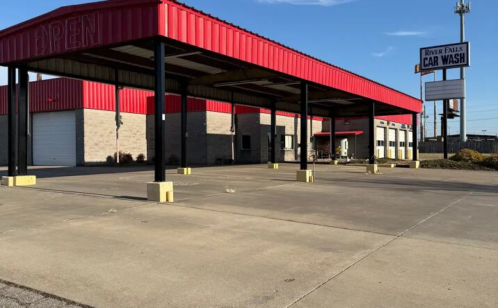 Pictures of Retail property located at 1422 Vaxter Ave, Clarksville, IN 47129 for lease - image #1